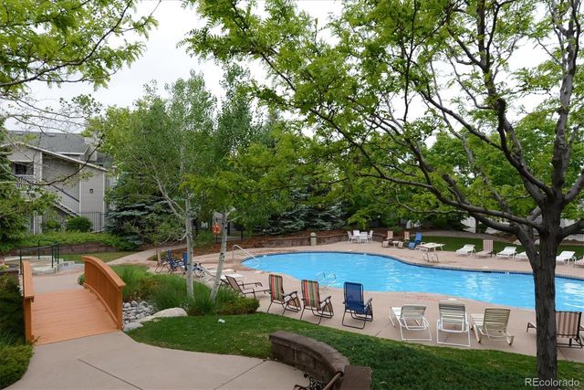 8437 Thunder Ridge Way 103, Highlands Ranch, CO 80126