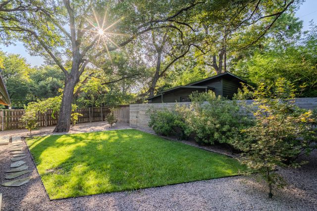 8571 Eustis Avenue, Dallas, TX 75218