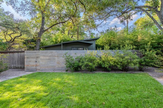 8571 Eustis Avenue, Dallas, TX 75218