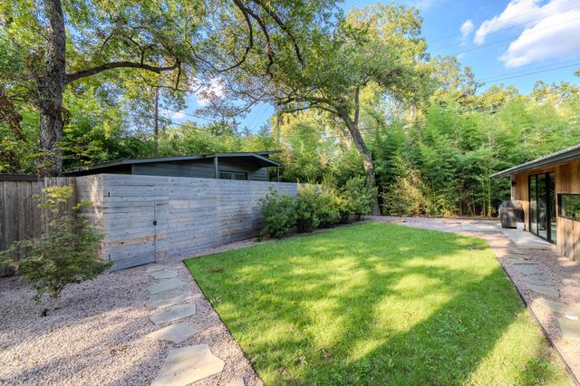 8571 Eustis Avenue, Dallas, TX 75218