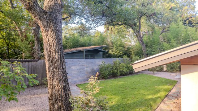8571 Eustis Avenue, Dallas, TX 75218