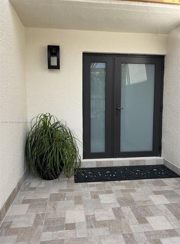 1703 SW 131st Place Cir S, Miami, FL 33175