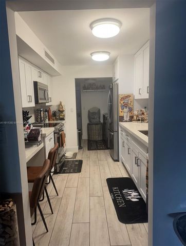 1703 SW 131st Place Cir S, Miami, FL 33175