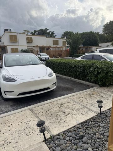 1703 SW 131st Place Cir S, Miami, FL 33175