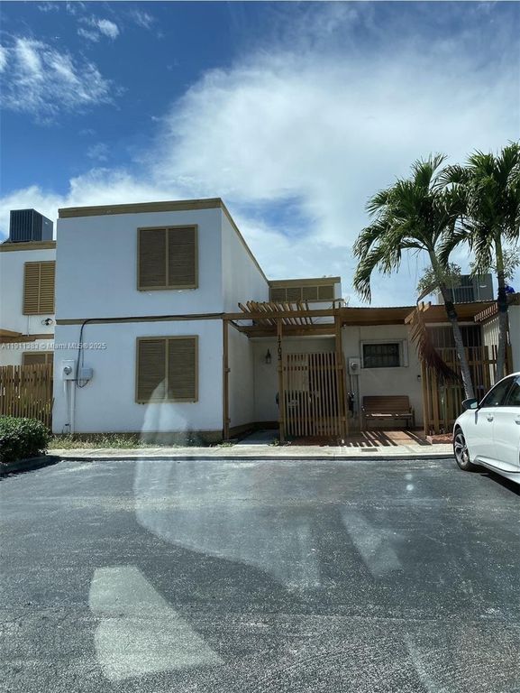 1703 SW 131st Place Cir S, Miami, FL 33175