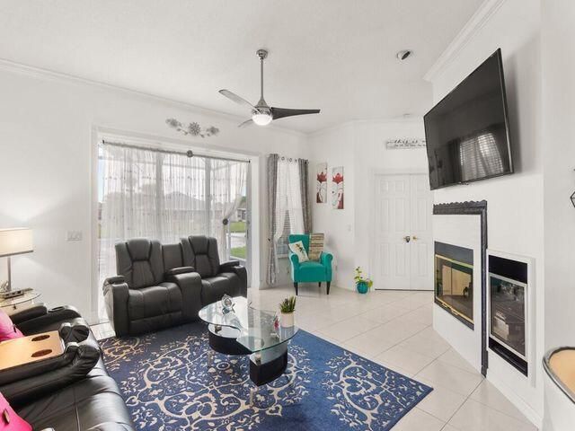 596 NW Lambrusco Drive, Port St Lucie, FL 34986