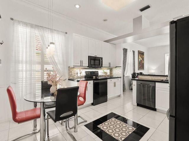 596 NW Lambrusco Drive, Port St Lucie, FL 34986