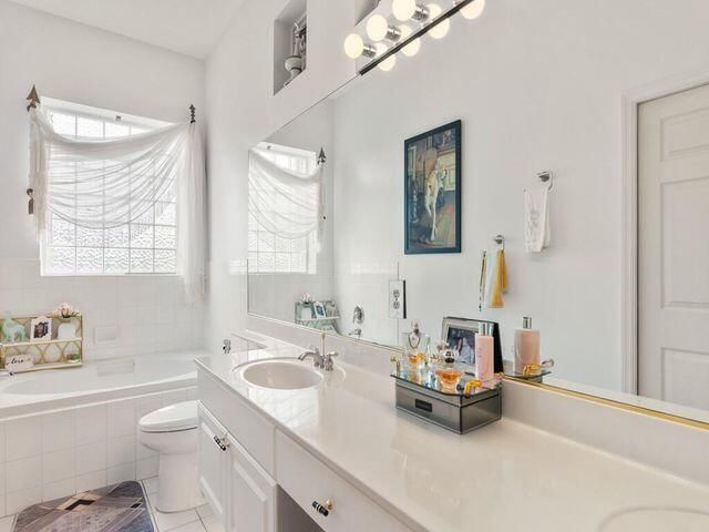 596 NW Lambrusco Drive, Port St Lucie, FL 34986