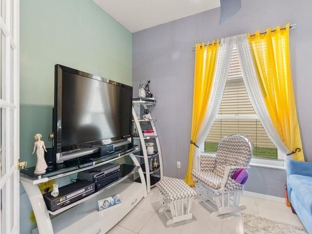 596 NW Lambrusco Drive, Port St Lucie, FL 34986