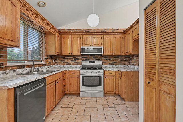 1457 Beaumont Circle, Bartlett, IL 60103