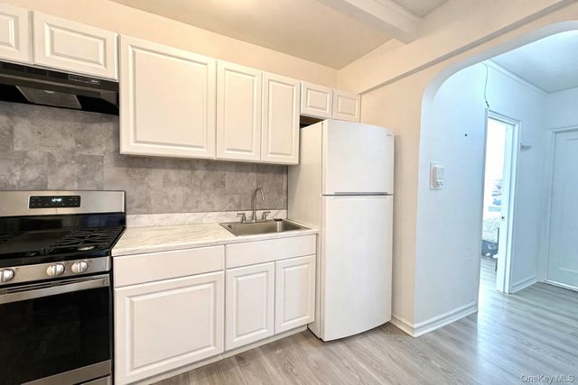 40-05 Ithaca Street 6D, Elmhurst, NY 11373