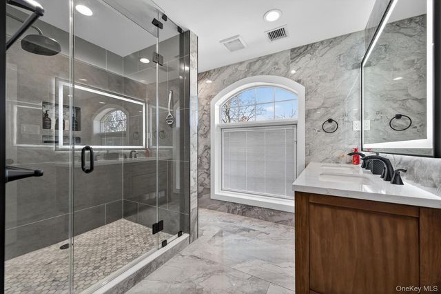 14 Woodland Drive, Old Bethpage, NY 11804