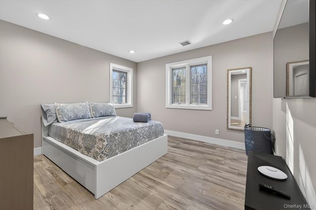 14 Woodland Drive, Old Bethpage, NY 11804