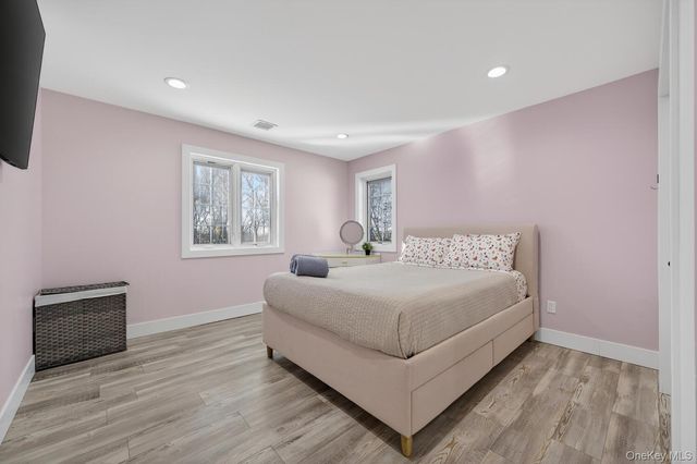 14 Woodland Drive, Old Bethpage, NY 11804