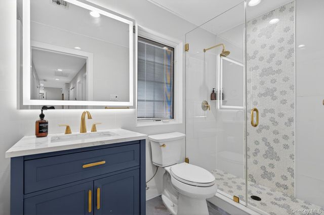 14 Woodland Drive, Old Bethpage, NY 11804