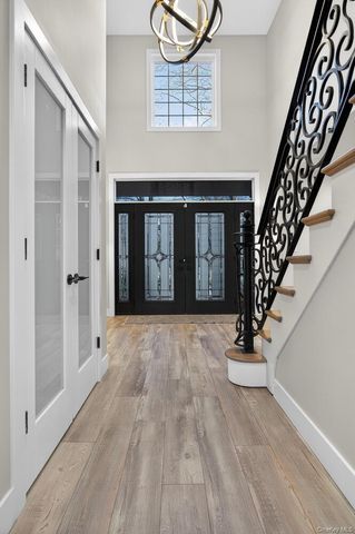 14 Woodland Drive, Old Bethpage, NY 11804