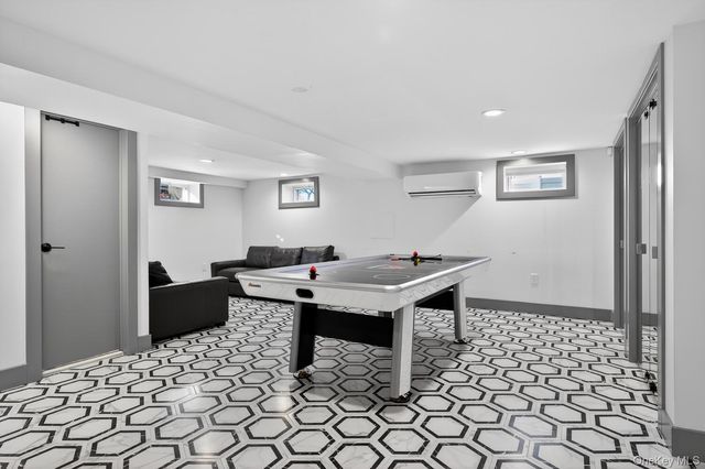 14 Woodland Drive, Old Bethpage, NY 11804