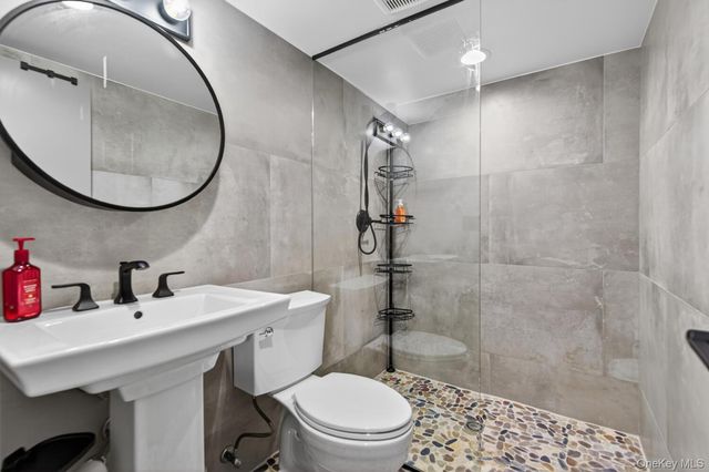 14 Woodland Drive, Old Bethpage, NY 11804