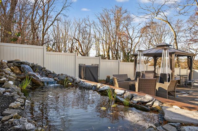 14 Woodland Drive, Old Bethpage, NY 11804