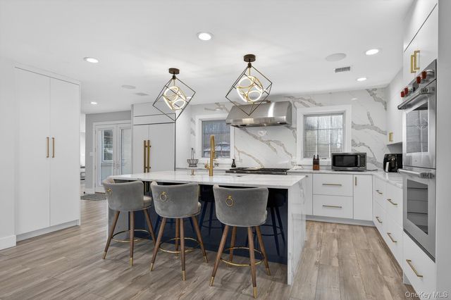 14 Woodland Drive, Old Bethpage, NY 11804