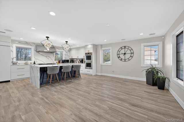 14 Woodland Drive, Old Bethpage, NY 11804