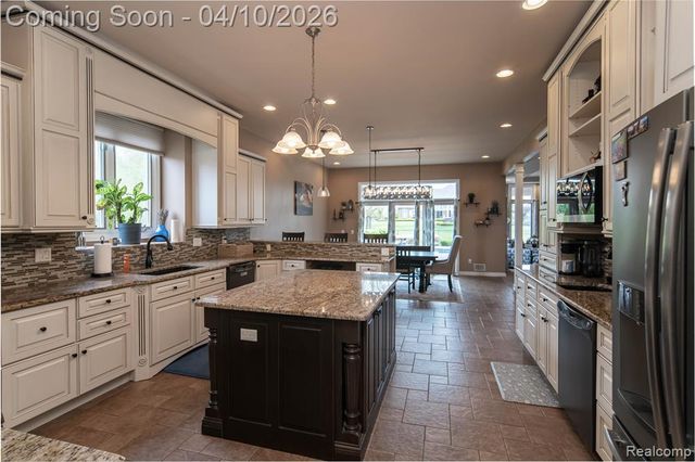67102 Rachael Lane, Washington, MI 48095