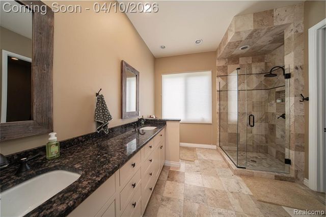 67102 Rachael Lane, Washington, MI 48095