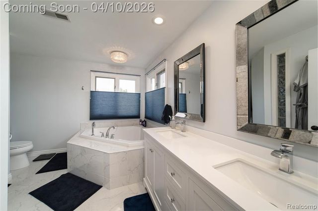 67102 Rachael Lane, Washington, MI 48095