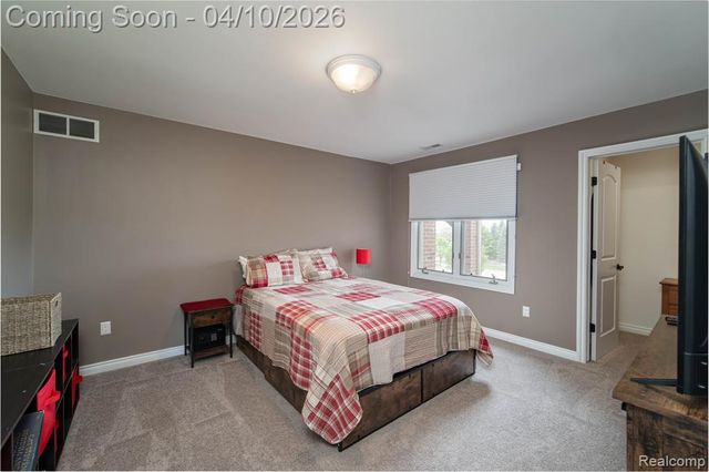 67102 Rachael Lane, Washington, MI 48095