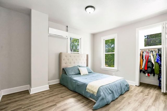 207 N 15th Street, Kansas City, KS 66102