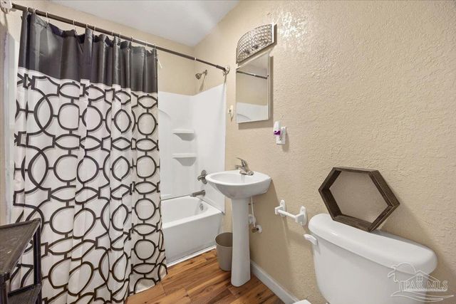 6480 Gaynell Ave, Milton, FL 32570