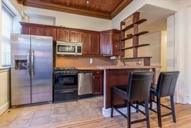250 Commonwealth Ave 22, Boston, MA 02116