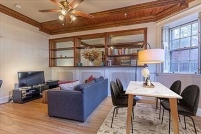 250 Commonwealth Ave 22, Boston, MA 02116
