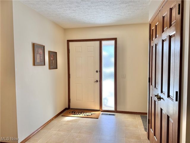 33162 Eagles Glen Court, North Ridgeville, OH 44039