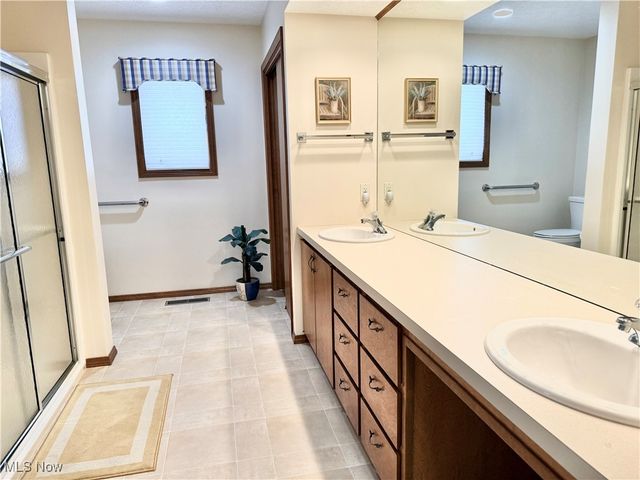 33162 Eagles Glen Court, North Ridgeville, OH 44039