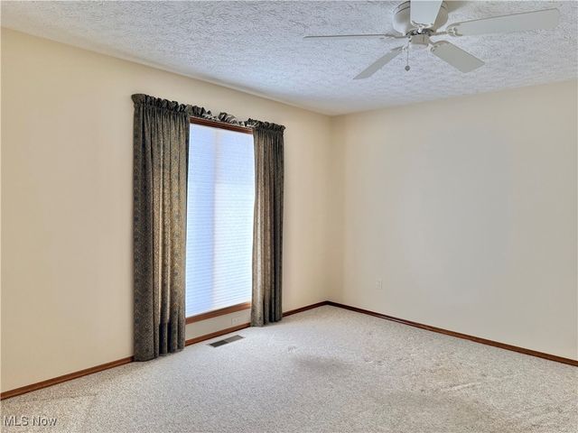 33162 Eagles Glen Court, North Ridgeville, OH 44039