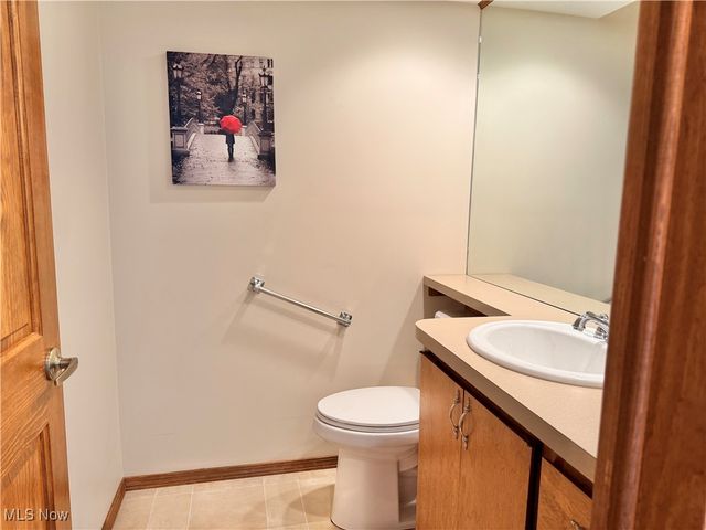 33162 Eagles Glen Court, North Ridgeville, OH 44039