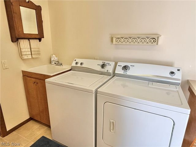 33162 Eagles Glen Court, North Ridgeville, OH 44039