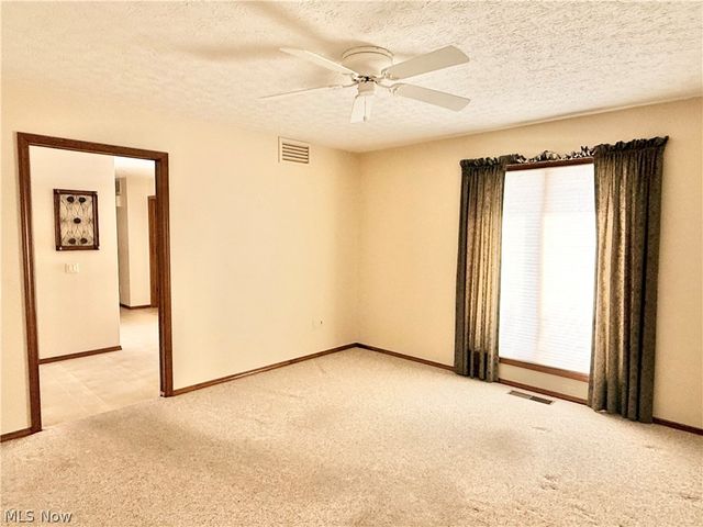 33162 Eagles Glen Court, North Ridgeville, OH 44039