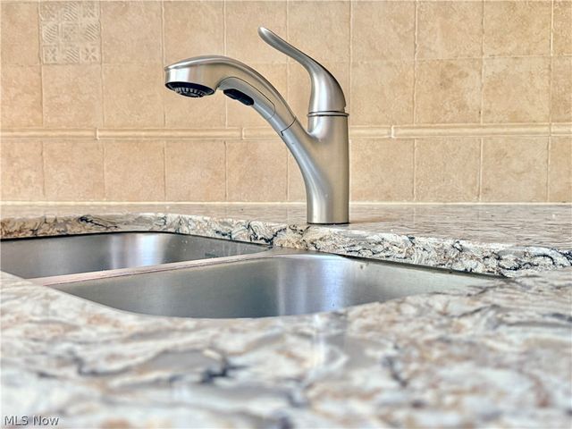 33162 Eagles Glen Court, North Ridgeville, OH 44039