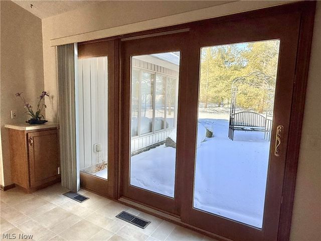 33162 Eagles Glen Court, North Ridgeville, OH 44039