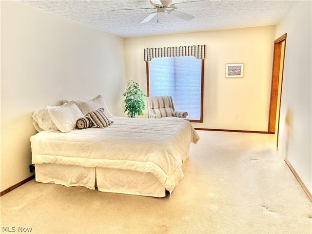 33162 Eagles Glen Court, North Ridgeville, OH 44039