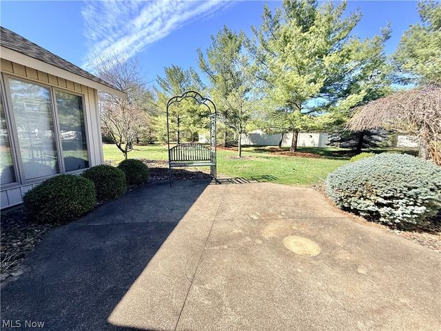 33162 Eagles Glen Court, North Ridgeville, OH 44039