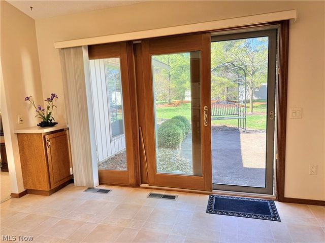 33162 Eagles Glen Court, North Ridgeville, OH 44039