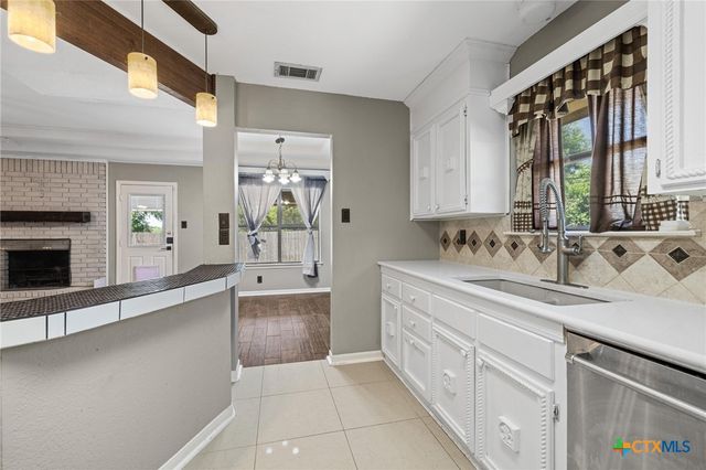 1008 Woodshadows Drive, Harker Heights, TX 76548