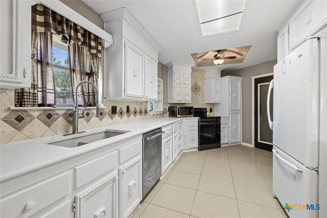 1008 Woodshadows Drive, Harker Heights, TX 76548