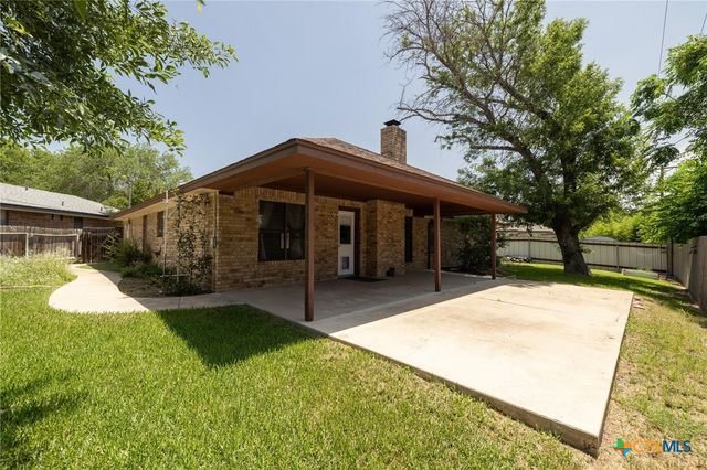 1008 Woodshadows Drive, Harker Heights, TX 76548