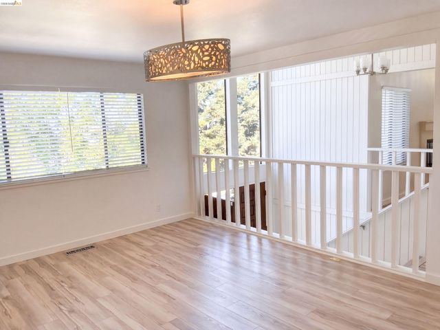 2281 Yale St, Martinez, CA 94553