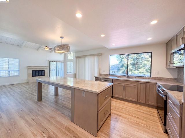 2281 Yale St, Martinez, CA 94553