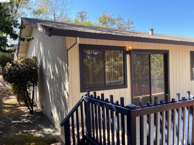 2281 Yale St, Martinez, CA 94553